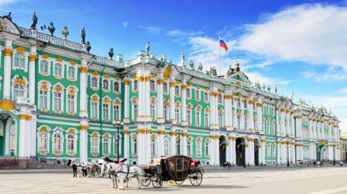 Discover the Beauty of the Russian Venice - St. Petersburg (CB-02)
