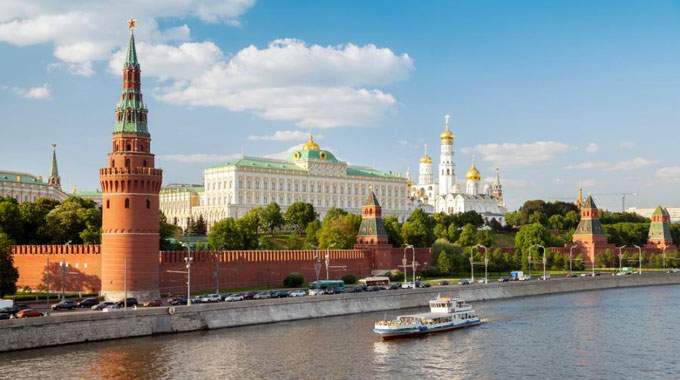 Best of Moscow & St. Petersburg Guided Tour (CB-17)